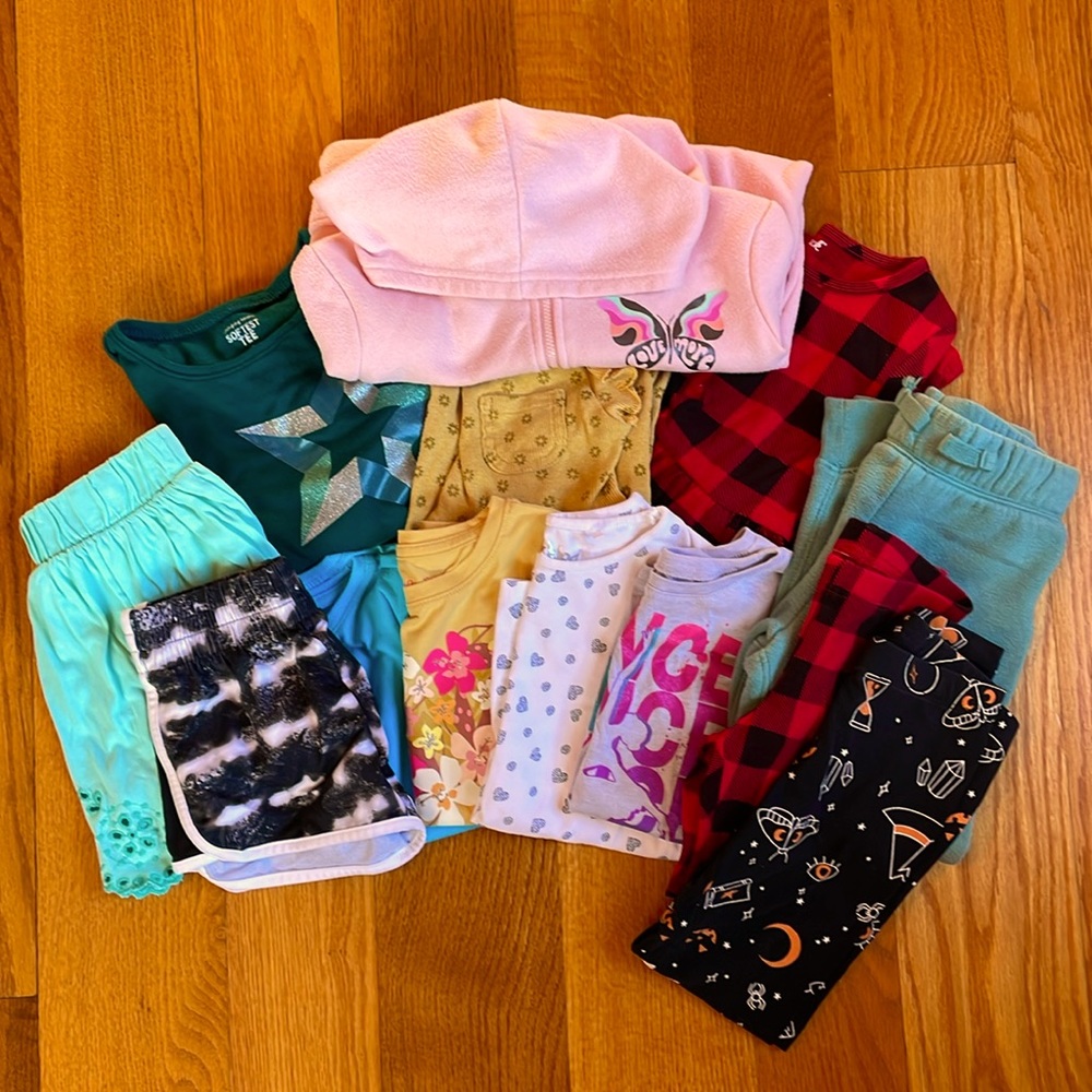 BUNDLE OF KIDS CLOTHES